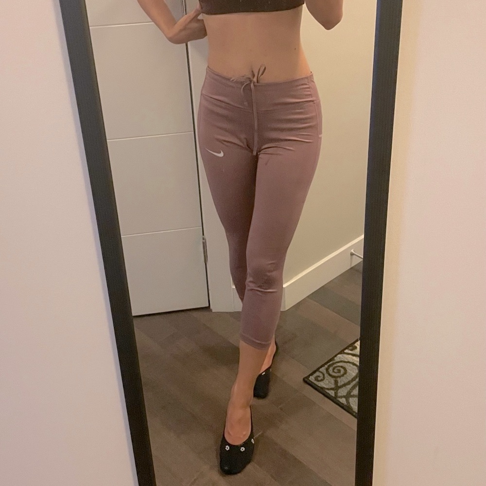 Sport cropped legging-Nike- like new condition
